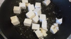 „”